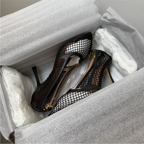 Bottega Veneta Stretch Leather Mesh Heels with Gold Chain from FW 2019 - Picture 3 of 5